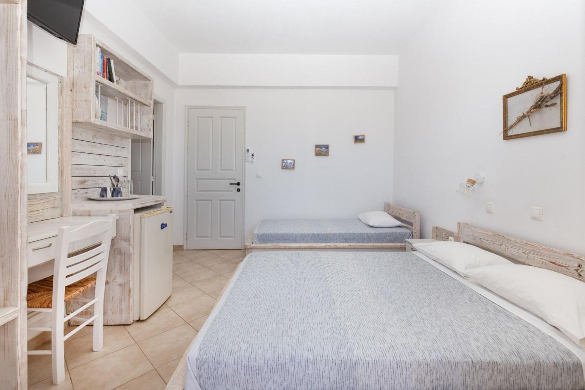 Harama Hotel Schinousa Schoinoussa Екстериор снимка